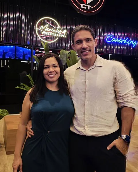 Dr. Bruno Marinho com sua esposa, parceira de vida e do consultório